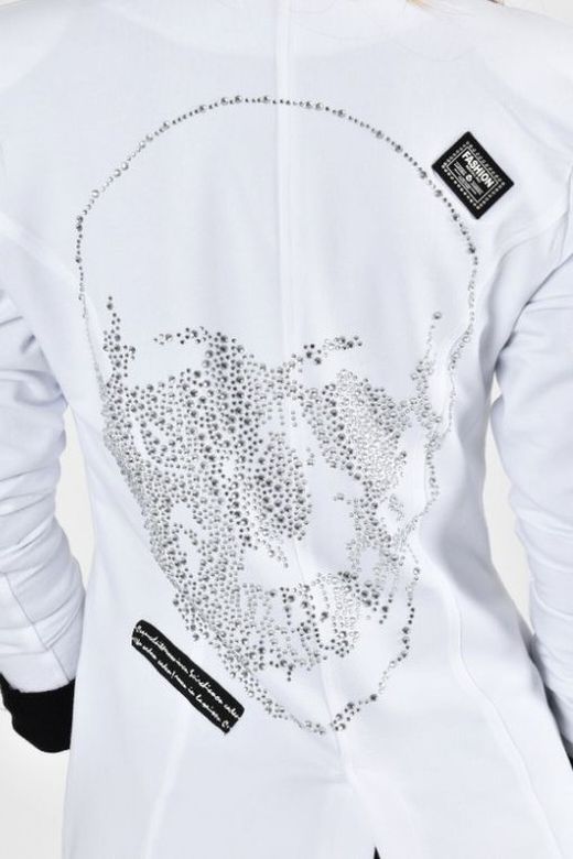 Americana de mujer con calavera de brillos