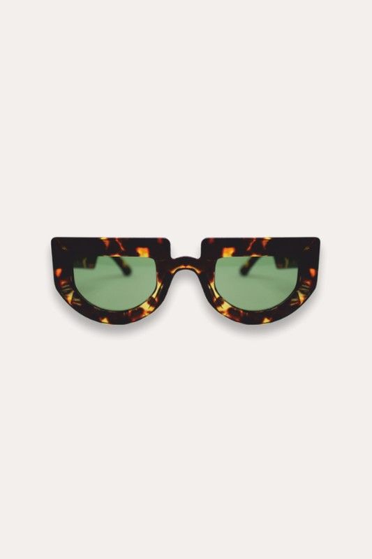 Minue | Greta Sunglasses in Carey Minue Opticians Lawrence Carey Sunglasses | Little Miss  main image 3