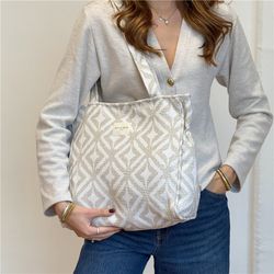 Bolsa Mediana con Cremallera y Bolsillos Laterales De La Mur CAMPO