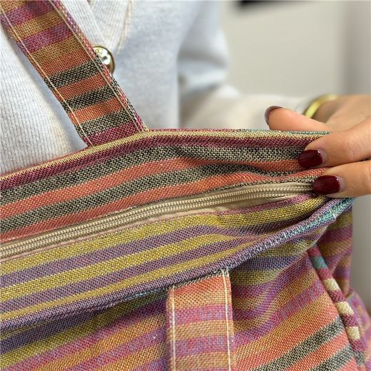 Bolsa Mediana con Cremallera y Bolsillos Laterales De La Mur MARIA