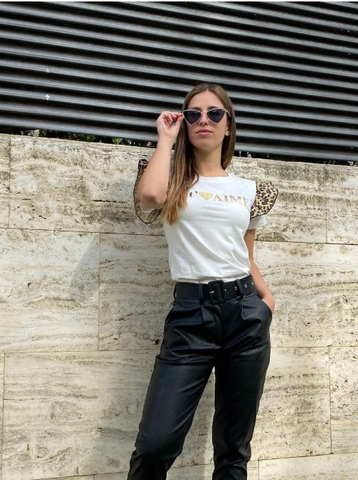 Camiseta Blanca con volante en la manga