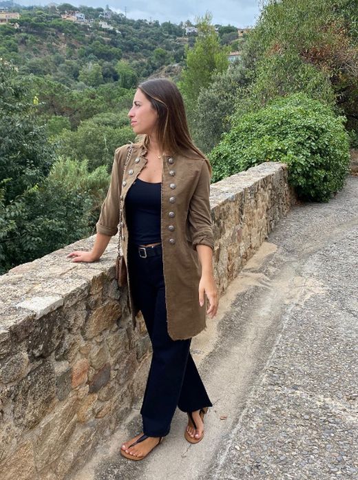 Chaqueta larga estilo militar