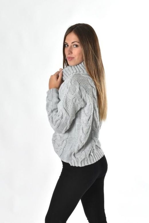 Jersey de mujer trenzado cuello alto