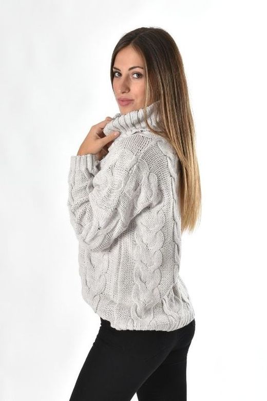 Jersey de mujer trenzado cuello alto