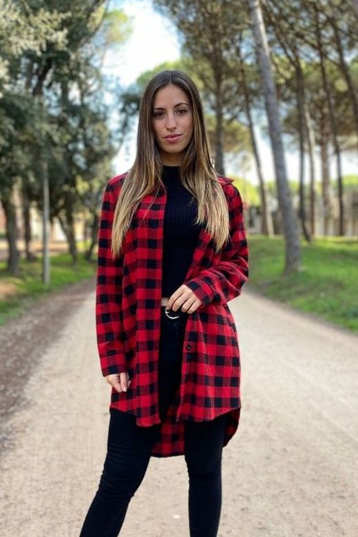 Sobrecamisa larga de mujer estampada de cuadros