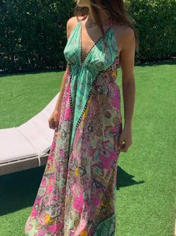 Robe bohème dos nu à pompons