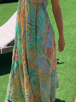 Robe bohème dos nu à pompons