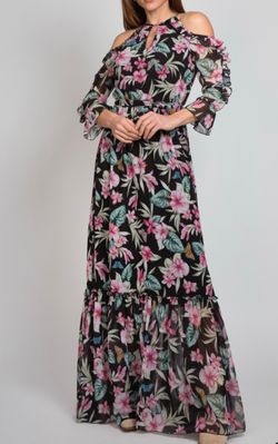 Vestido Largo Flores con Hombro Descubierto